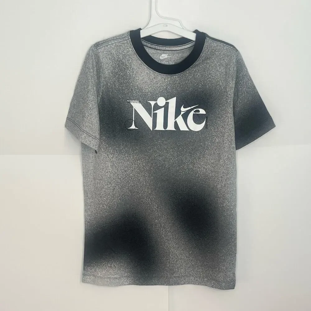Nike Kids Short Sleeve T Shirt Size Medium